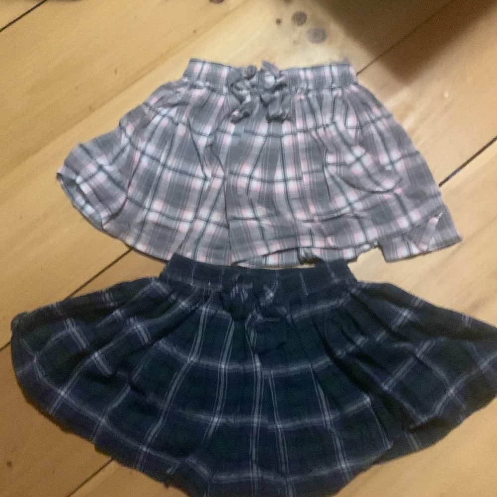 2 Oshkosh 4T skirts